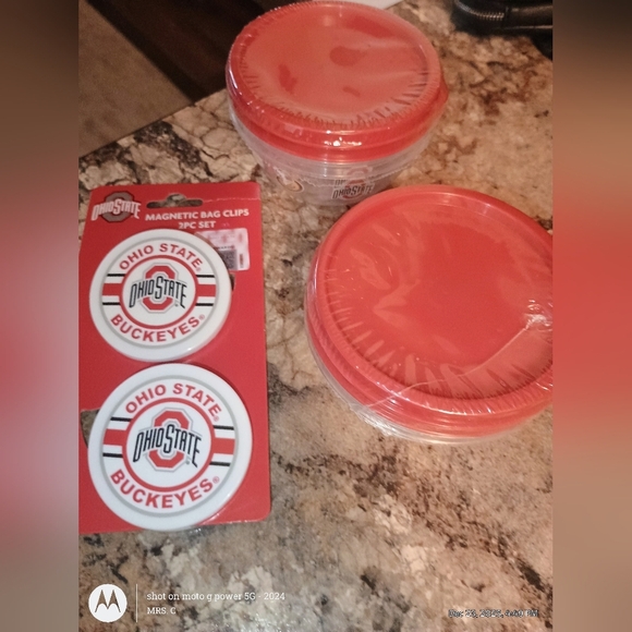 Ohio buckeyes Other - Ohio Buckeyes Kitchen Set Includes Mini Bowls With Lids And Chip Clips
